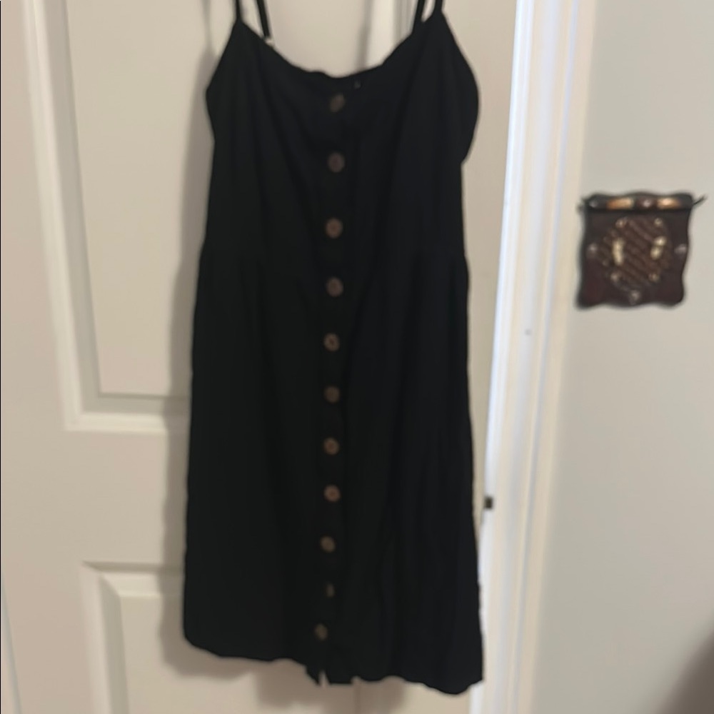 Chic Black and White Spaghetti Strap Midi Dress